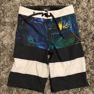 NWOT BOYS VANS SWIM SHORTS